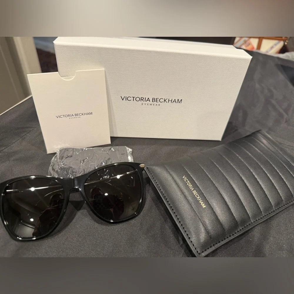 Victoria Beckham VB636S Sunglasses Black with Silver Hardware FULL INCLUSION